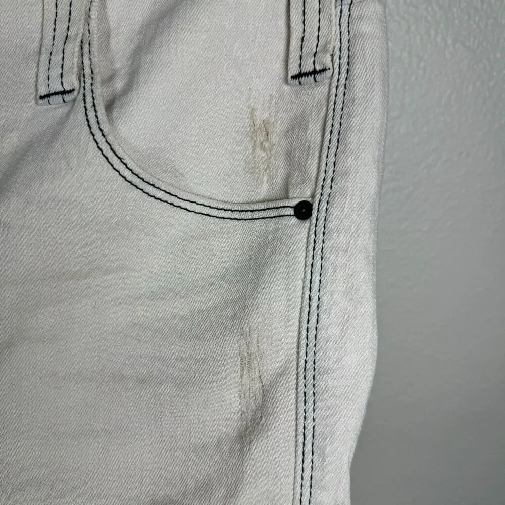 Urban Outfitters BDG High Rise Rolled Cuffed Hem Cream Shorts 3" inseam Size 28 - Picture 5 of 11